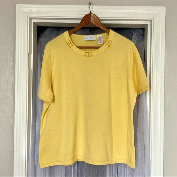 Alfred Dunner Short Sleeve Knit Top - Yellow with Gold Metallic Details - Picture 5 of 6